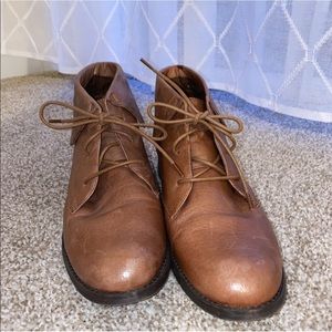 Steve Madden Peter Pan Booties / Loafer